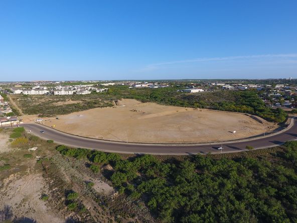 ORV LAND DEVELOPMENT 00: 311 Dorel Dr, Laredo, TX 78046